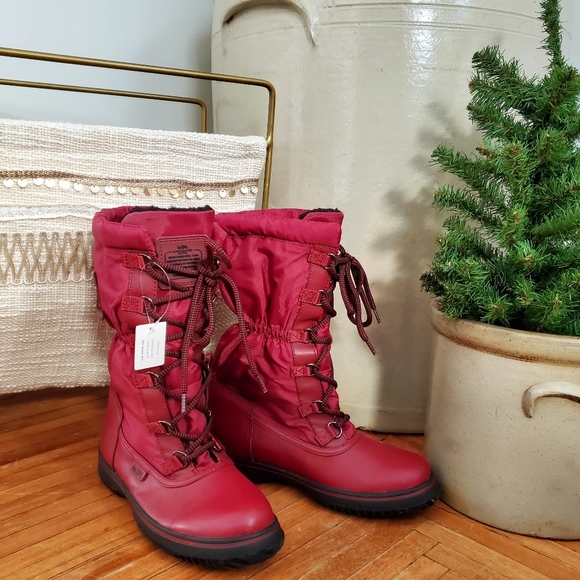 **RARE** Coach Sage Nylon Ruby Red Leather Winter Boots Sz 5.5B - Picture 4 of 11